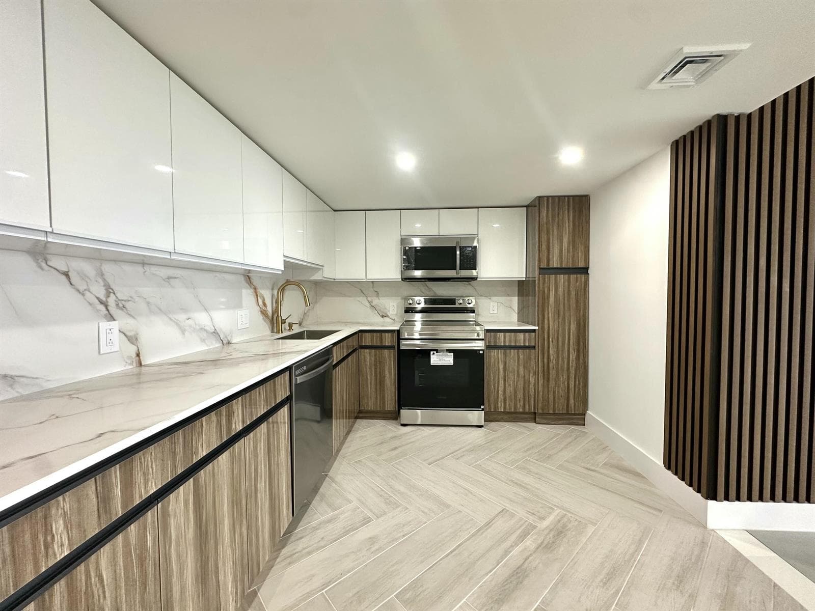 2940 N COURSE Drive # 607, Pompano Beach FL 33069