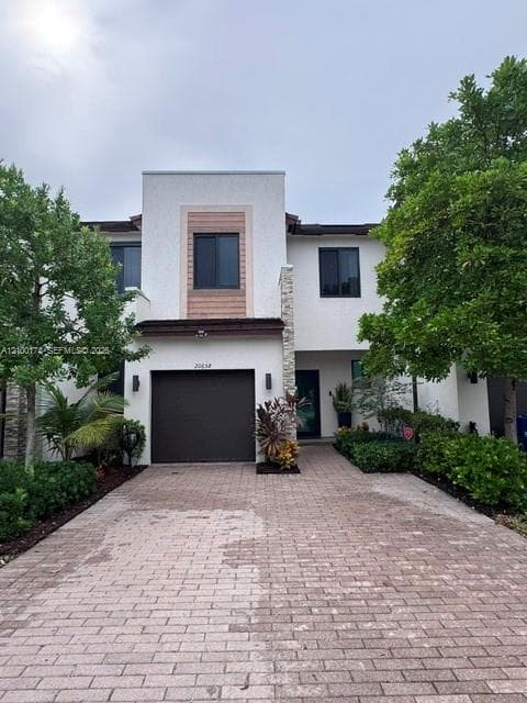 20658 NE 2nd Ct, Miami FL 33179
