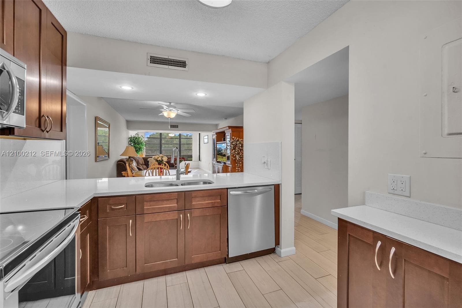 1530 Whitehall Dr # 302, Davie FL 33324