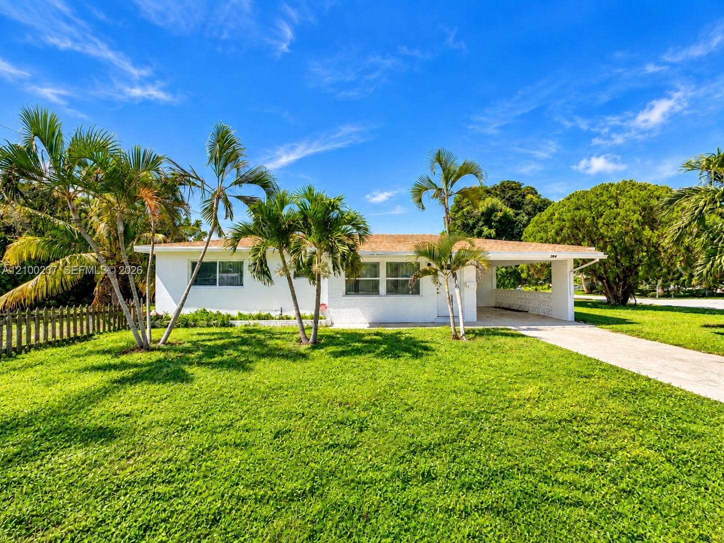304 SW 6th Ave, Boynton Beach FL 33435