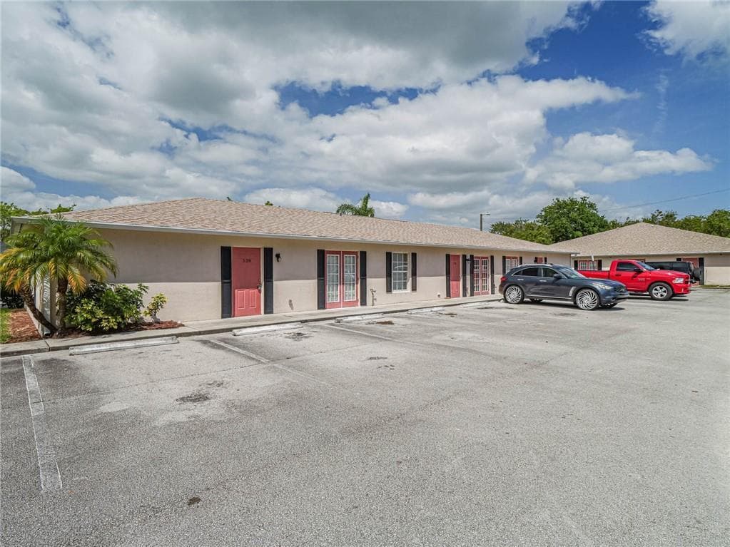 528 13th Place # 528, Vero Beach FL 32960