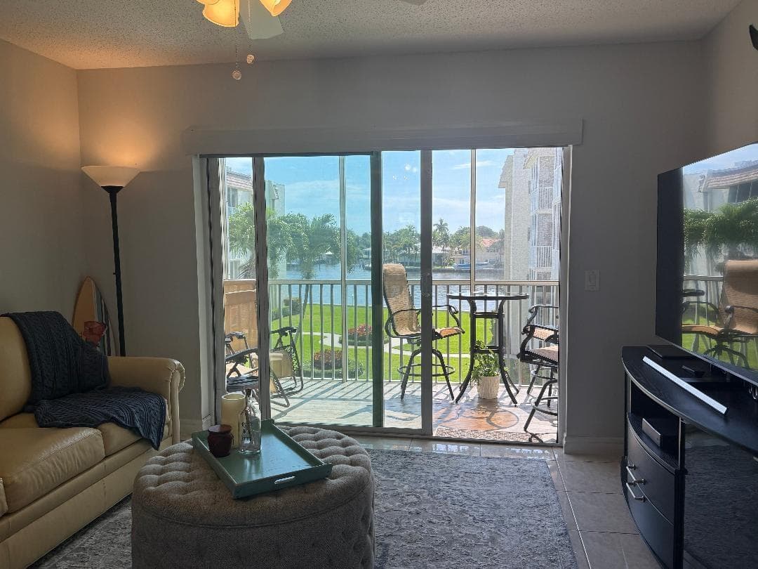646 Snug Harbor Drive # H308, Boynton Beach FL 33435
