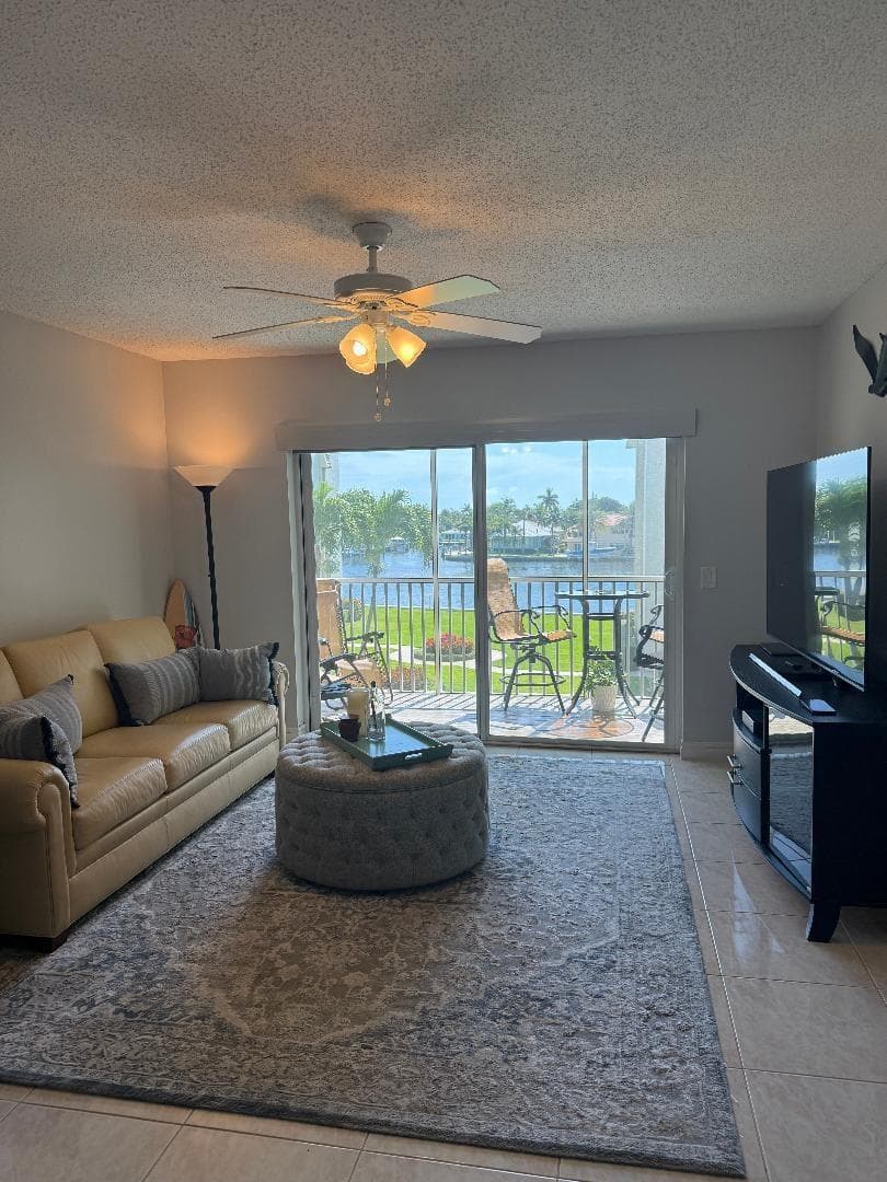 646 Snug Harbor Drive # H308, Boynton Beach FL 33435
