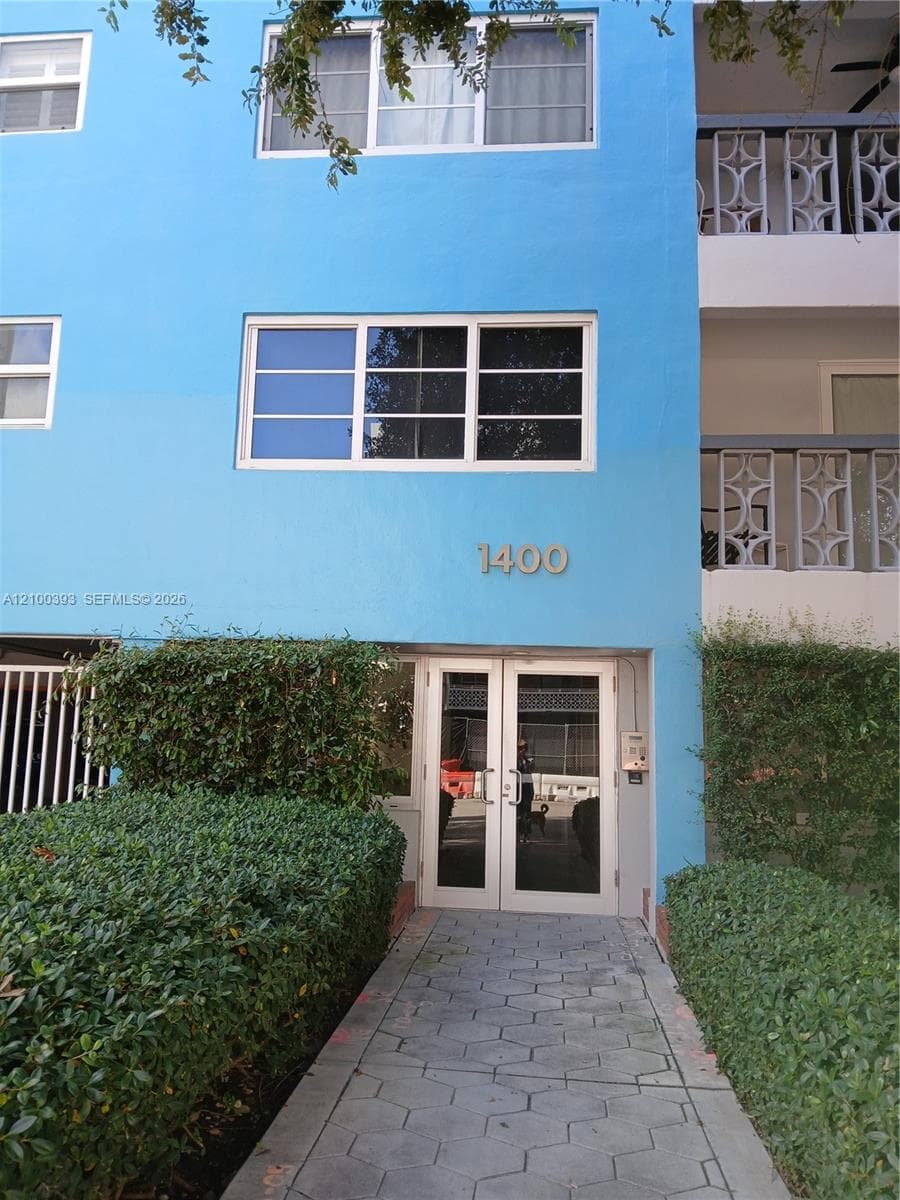 1400 Lincoln Rd # 301, Miami Beach FL 33139