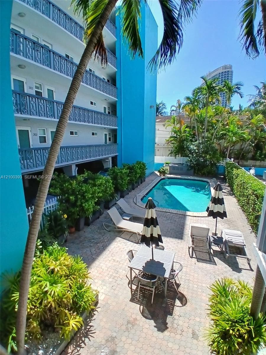 1400 Lincoln Rd # 301, Miami Beach FL 33139
