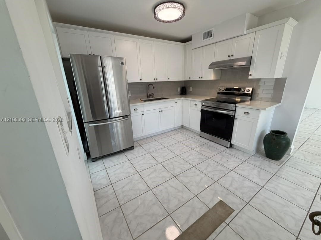 1400 Lincoln Rd # 301, Miami Beach FL 33139