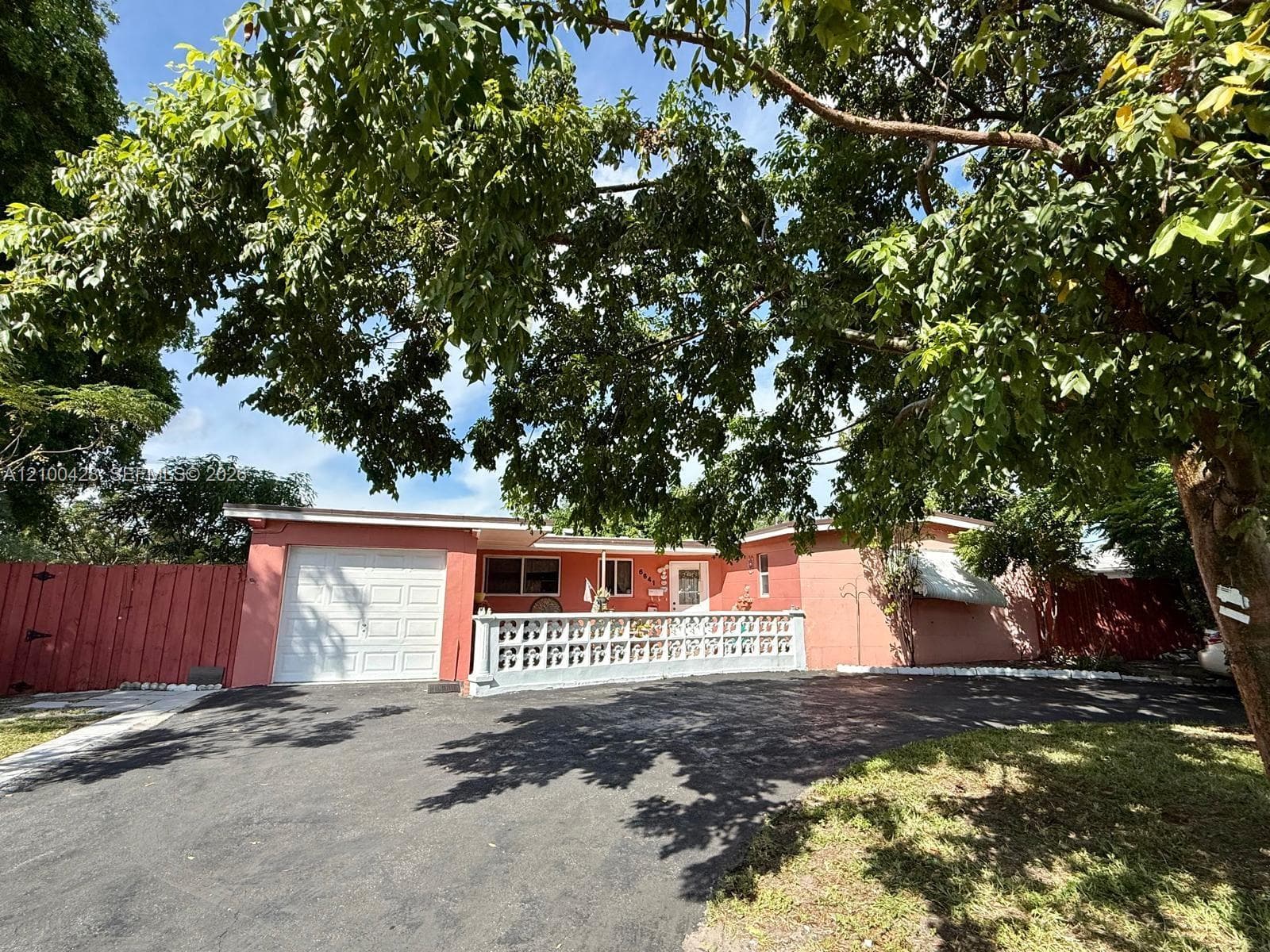 6641 SW 5th St, Pembroke Pines FL 33023