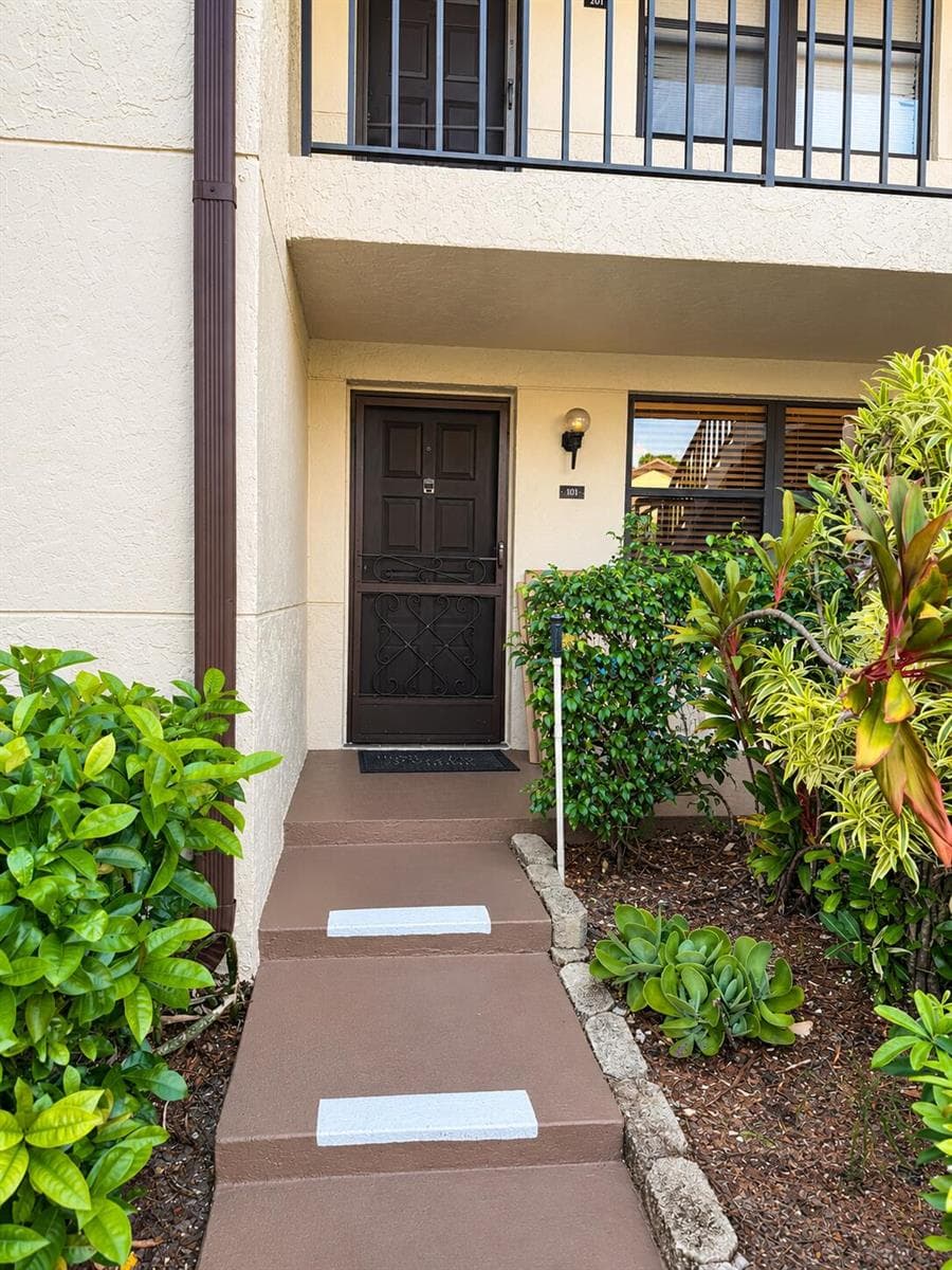 7642 Tahiti Lane # 101, Lake Worth FL 33467