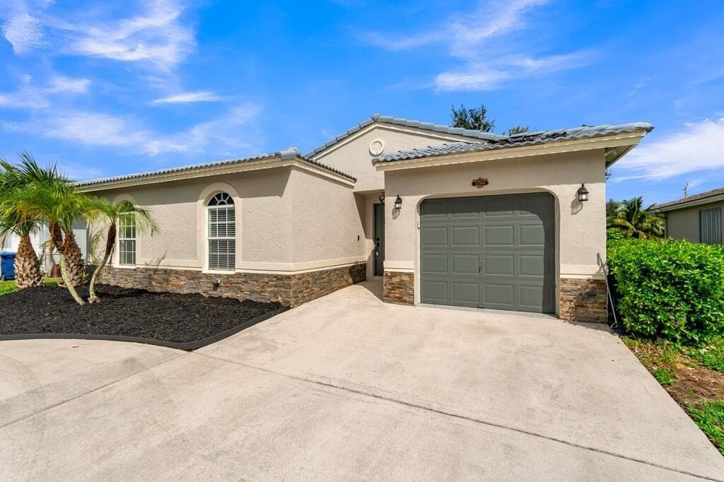 1790 NW 56TH Avenue, Lauderhill FL 33313
