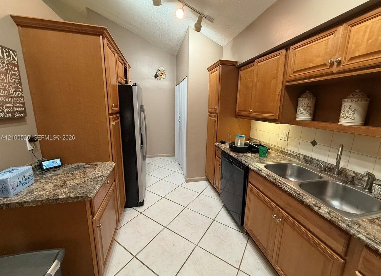 2237 Nova Village Dr, Davie FL 33317