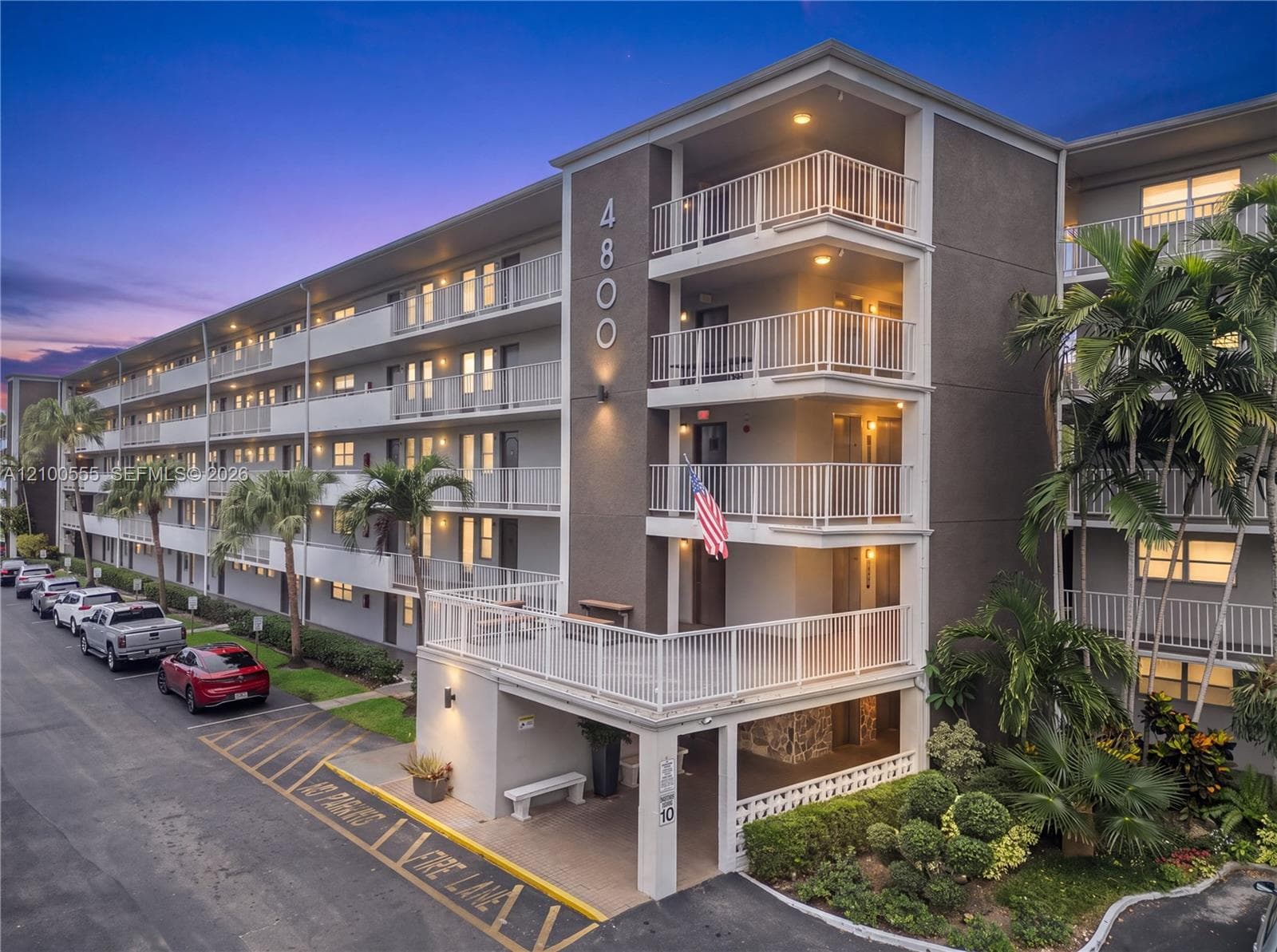 4800 Hillcrest Ln # 504, Hollywood FL 33021