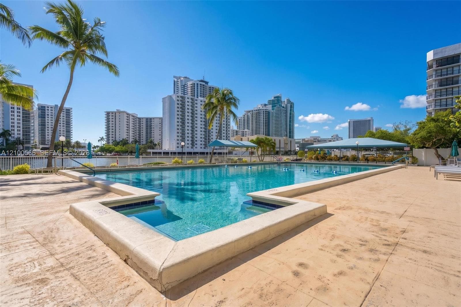 1000 Parkview Dr # 627, Hallandale Beach FL 33009
