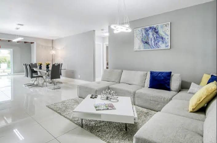 1905 N 45TH Avenue, Hollywood FL 33021