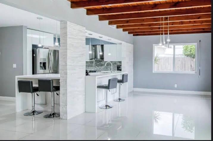 1905 N 45TH Avenue, Hollywood FL 33021