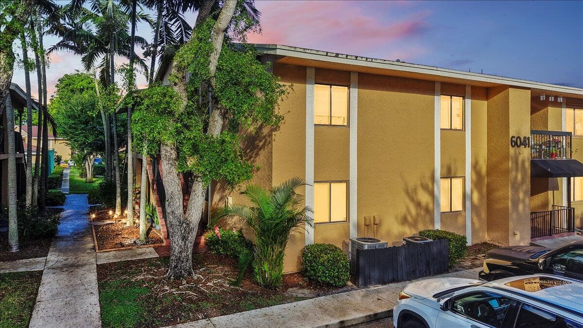 6041 10th Avenue N # 125, FL 33463