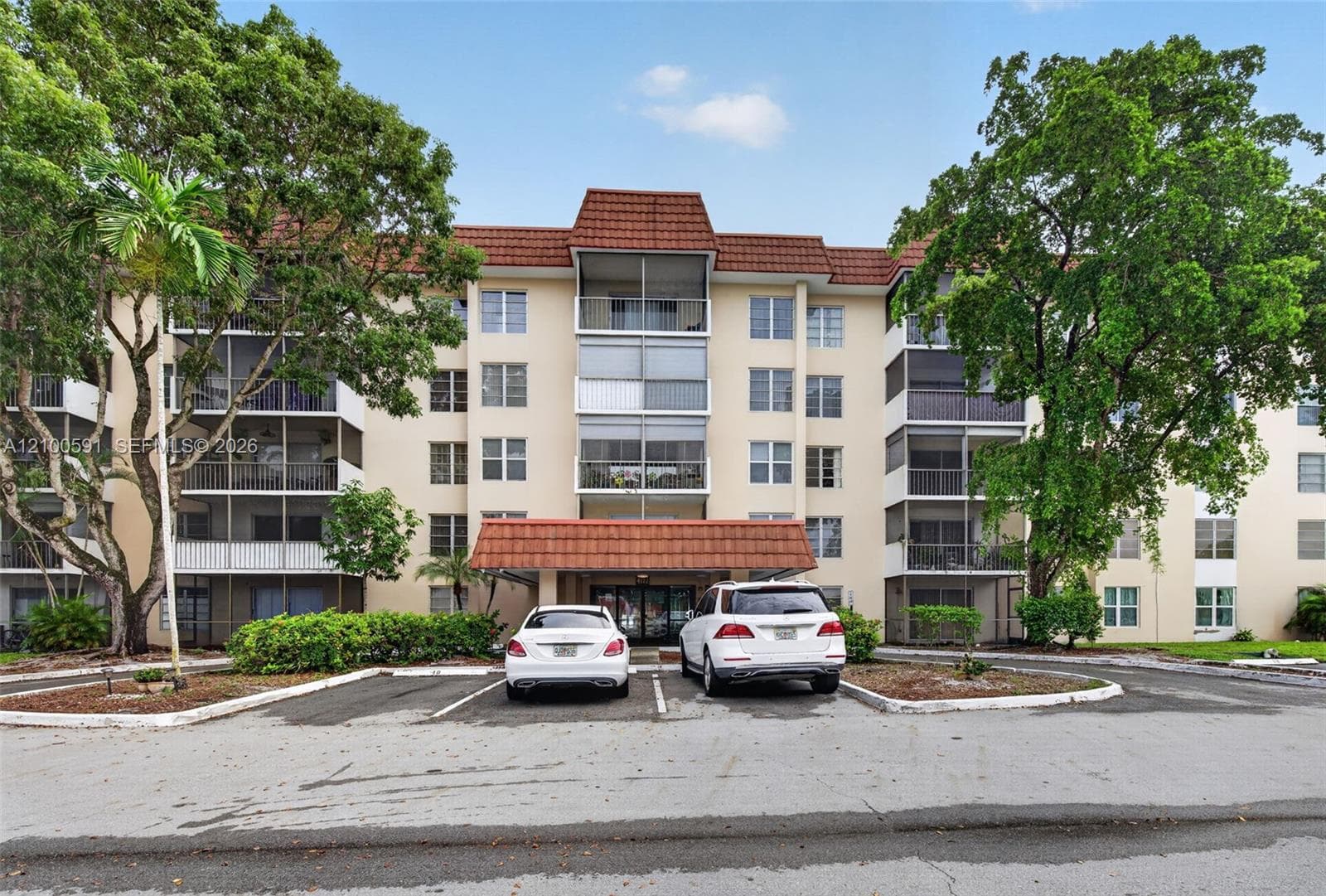 4172 Inverrary Dr # 203, Lauderhill FL 33319