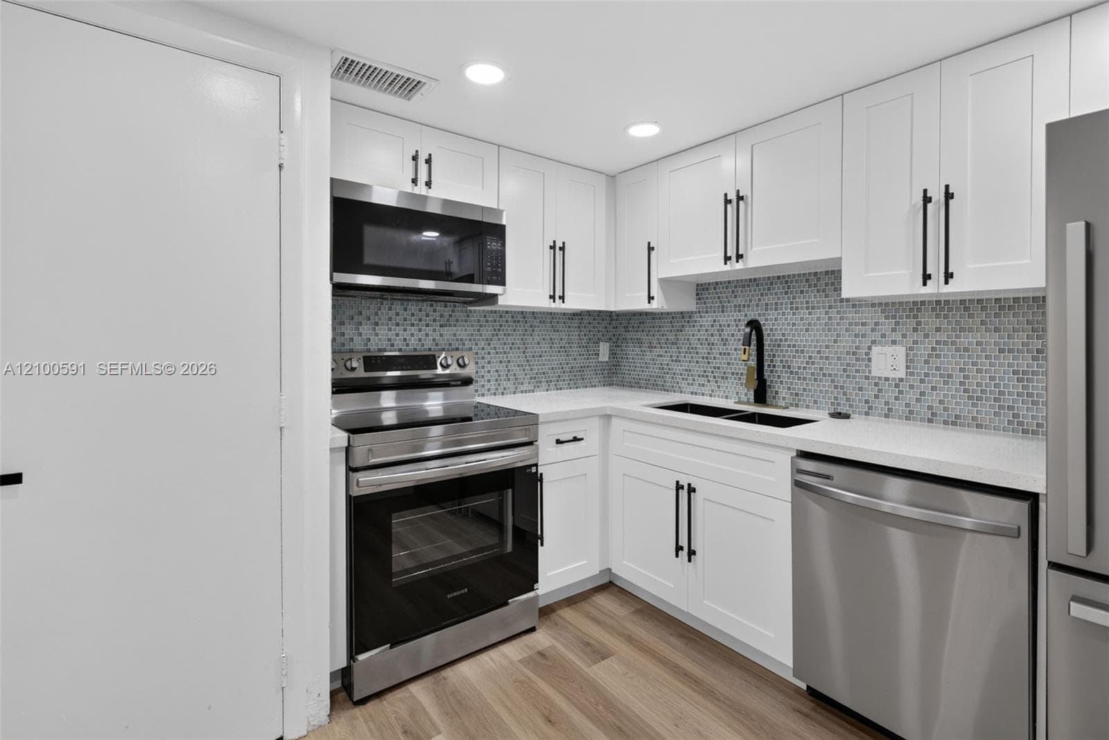 4172 Inverrary Dr # 203, Lauderhill FL 33319