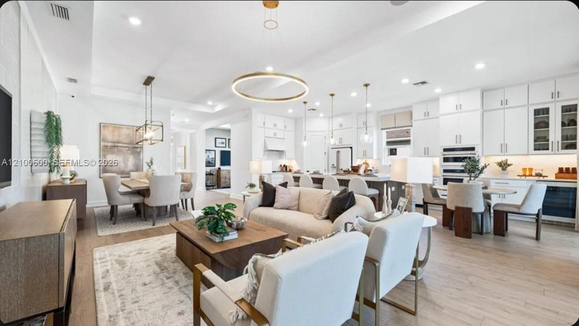 15785 Genova Drive, Naples FL 34114