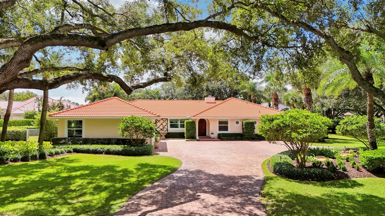 18456 SE Heritage Oaks Lane, Tequesta FL 33469
