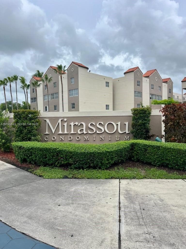 6115 NW 186th St # 301, Hialeah FL 33015
