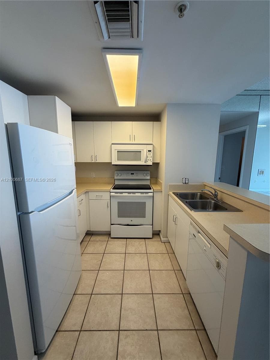 185 SE 14th Ter # 2512, Miami FL 33131