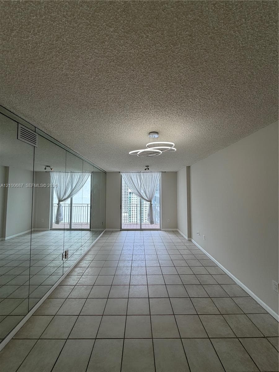 185 SE 14th Ter # 2512, Miami FL 33131