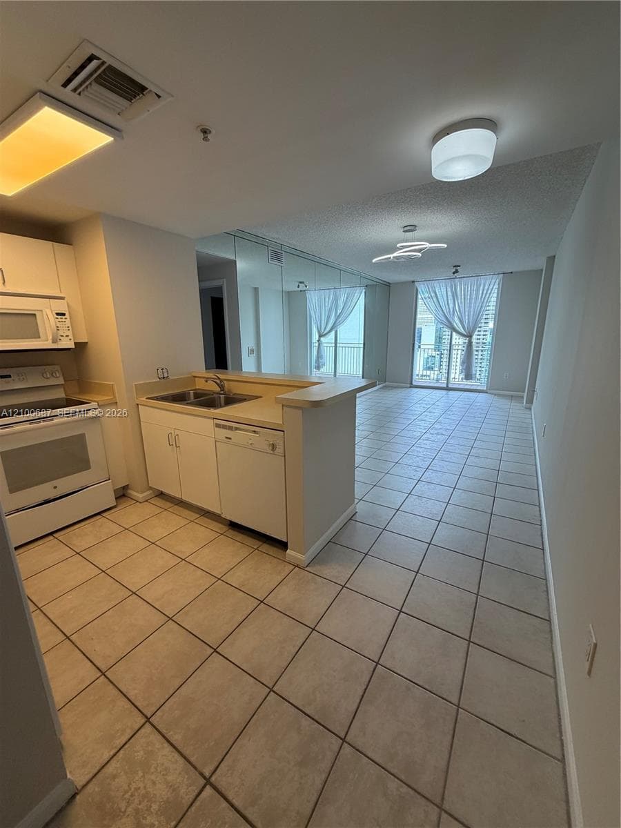 185 SE 14th Ter # 2512, Miami FL 33131