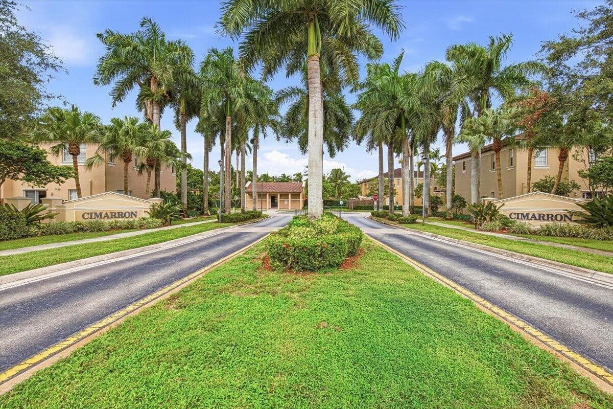 8706 Blaze Court, Davie FL 33328