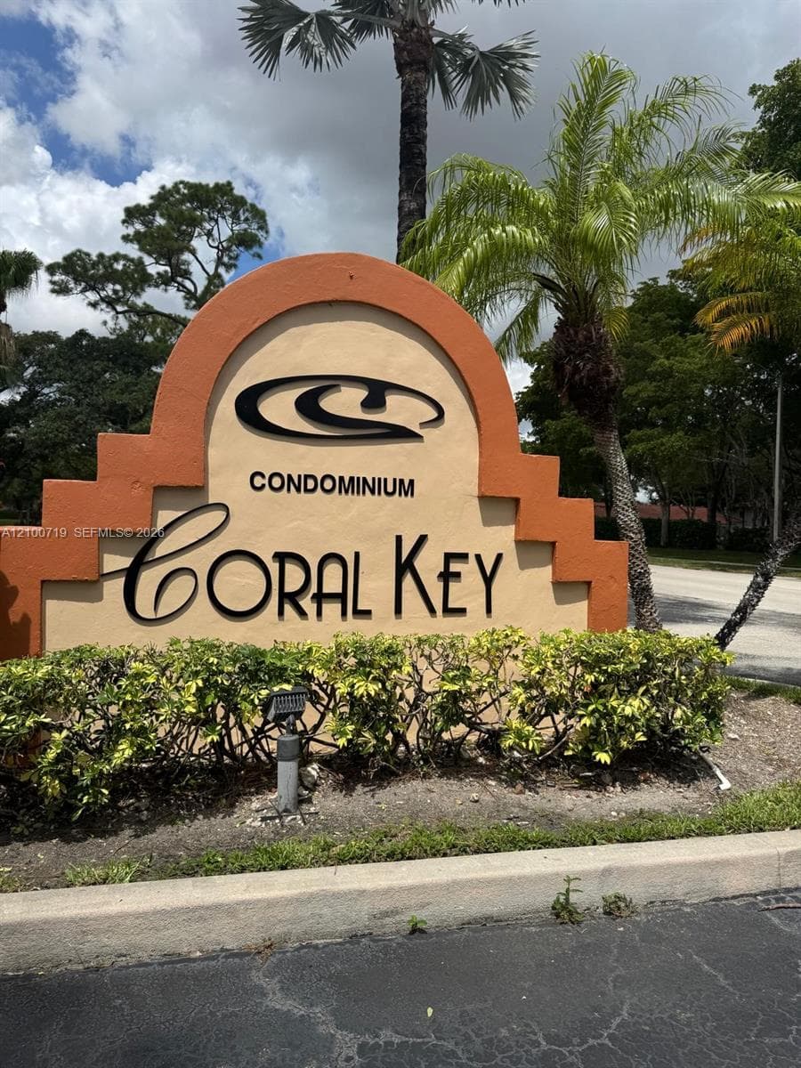 3450 N Pinewalk Dr N # 424, Margate FL 33063