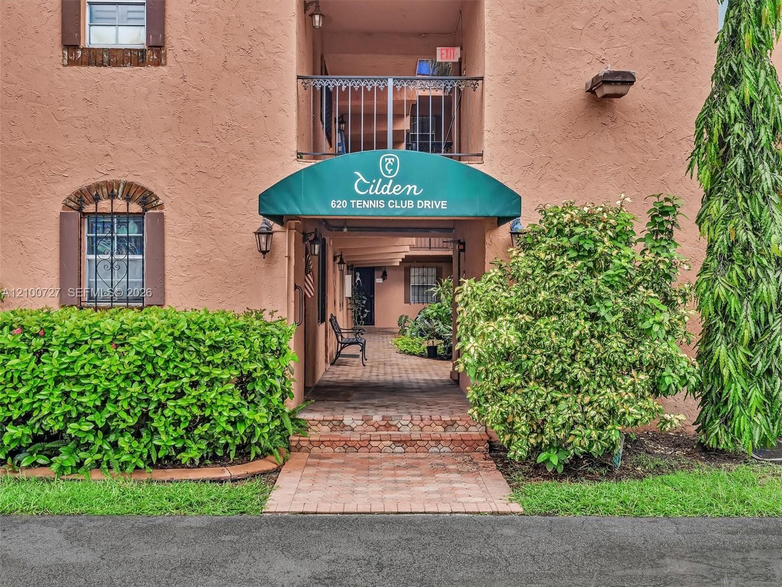620 Tennis Club Dr # 301, Fort Lauderdale FL 33311