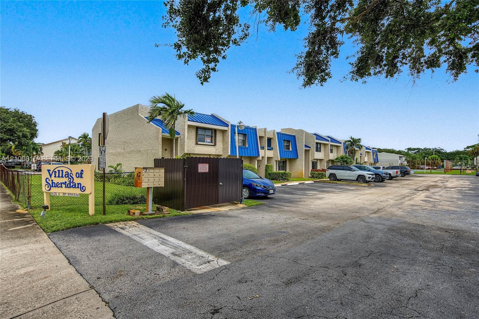 2607 N 40th Ave, Hollywood FL 33021
