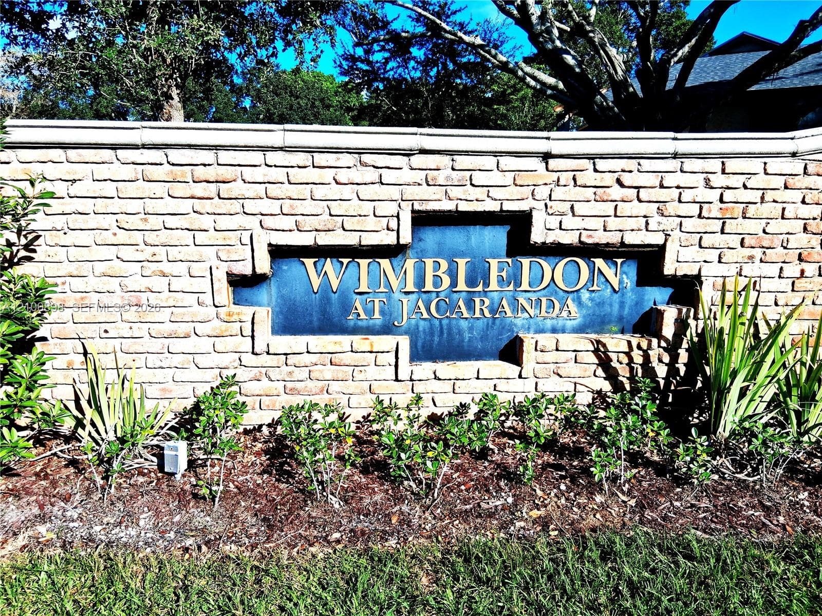 108 Wimbledon Lake Dr, Plantation FL 33324