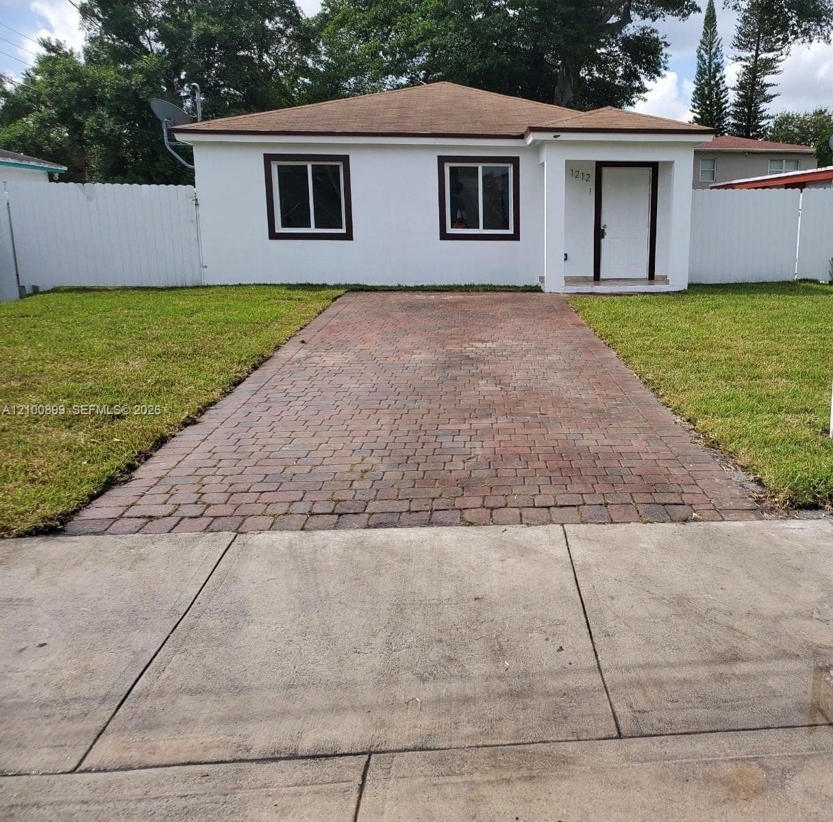 1212 NW 71st St, Miami FL 33147