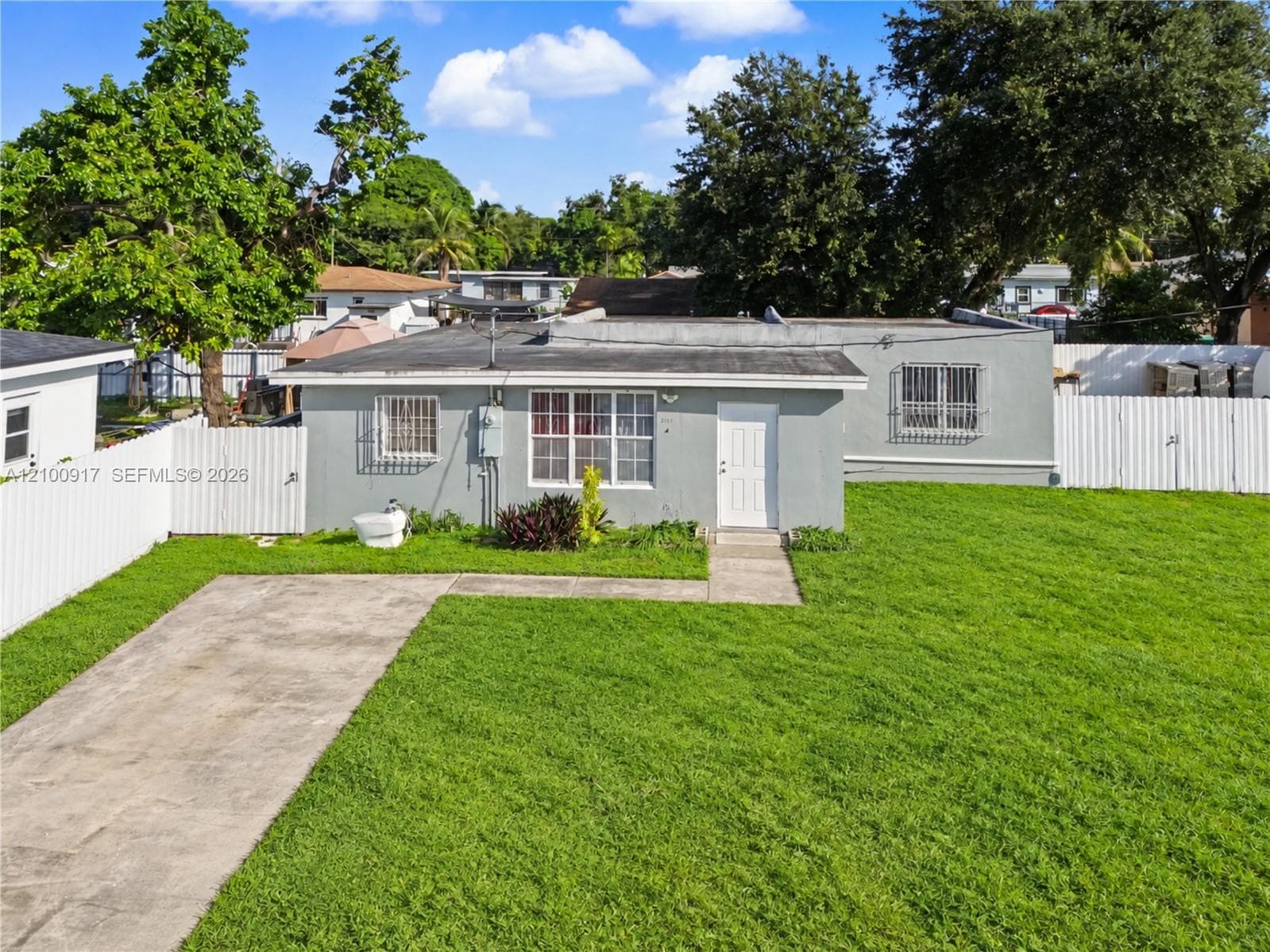 2437 NW 98th St, Miami FL 33147