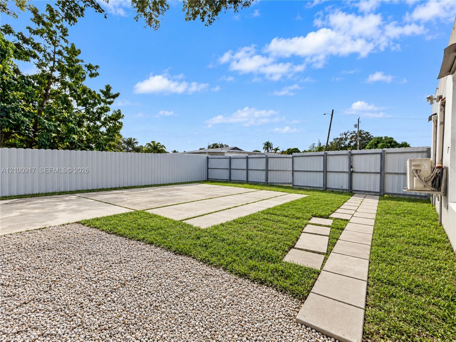 2437 NW 98th St, Miami FL 33147