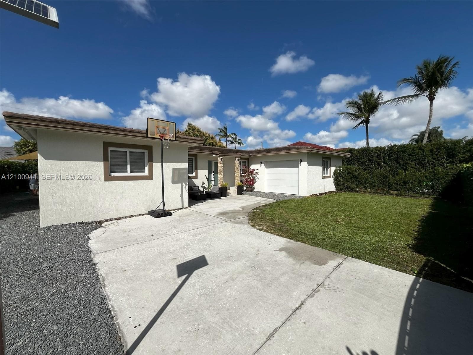 9975 NW 27th Ter, Doral FL 33172