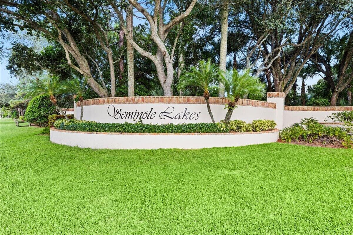 122 Seminole Lakes Drive, Royal Palm Beach FL 33411