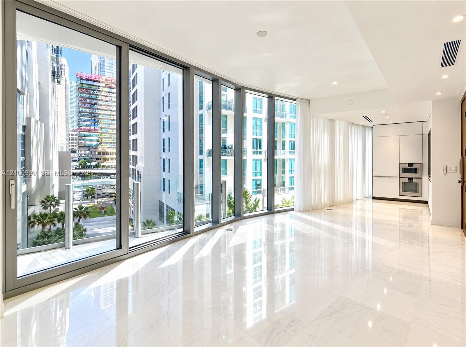 300 Biscayne Boulevard Way # 506E, Miami FL 33131