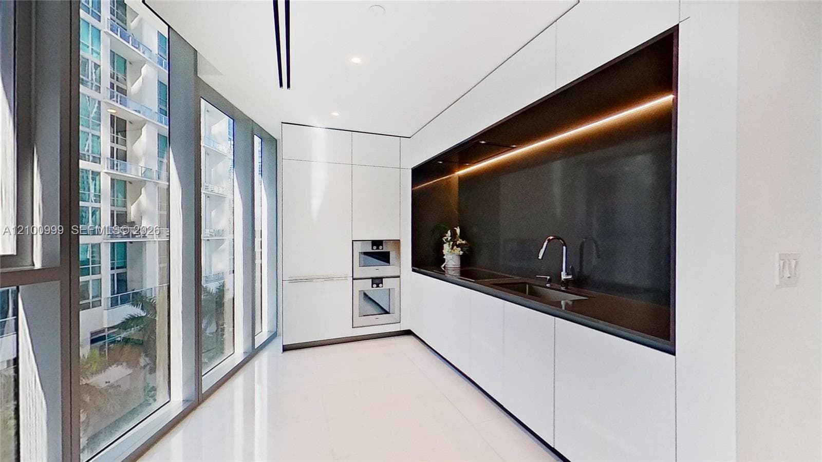 300 Biscayne Boulevard Way # 506E, Miami FL 33131