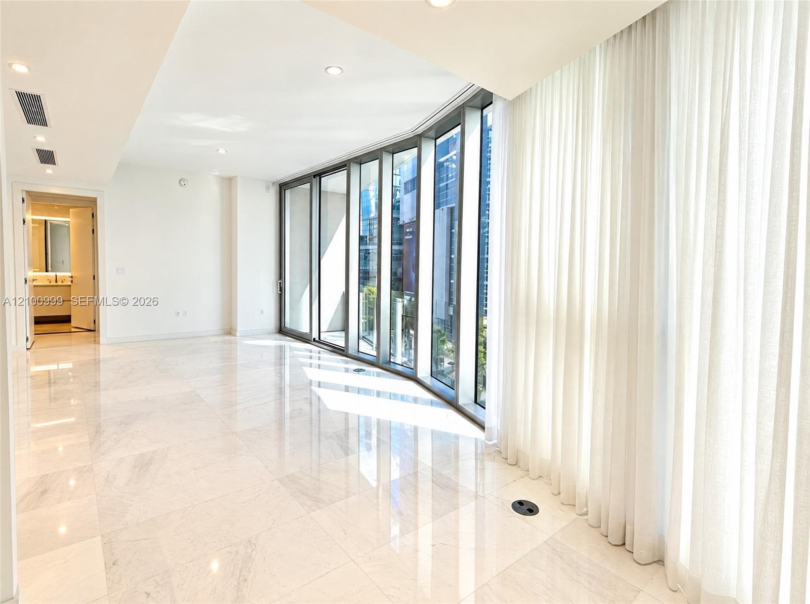 300 Biscayne Boulevard Way # 506E, Miami FL 33131