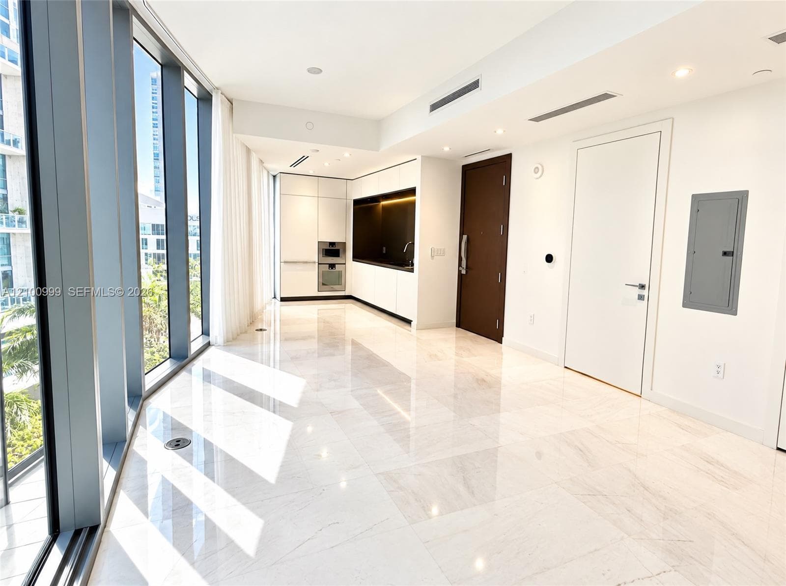 300 Biscayne Boulevard Way # 506E, Miami FL 33131