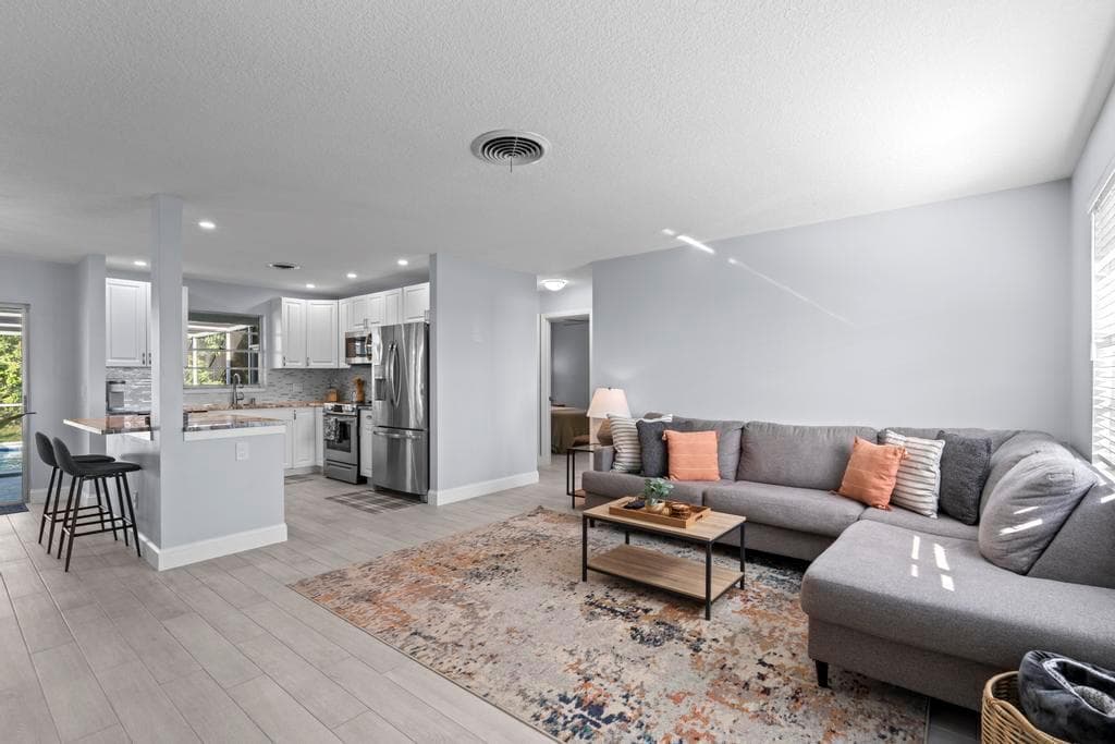 1593 NE 24th Street, Jensen Beach FL 34957