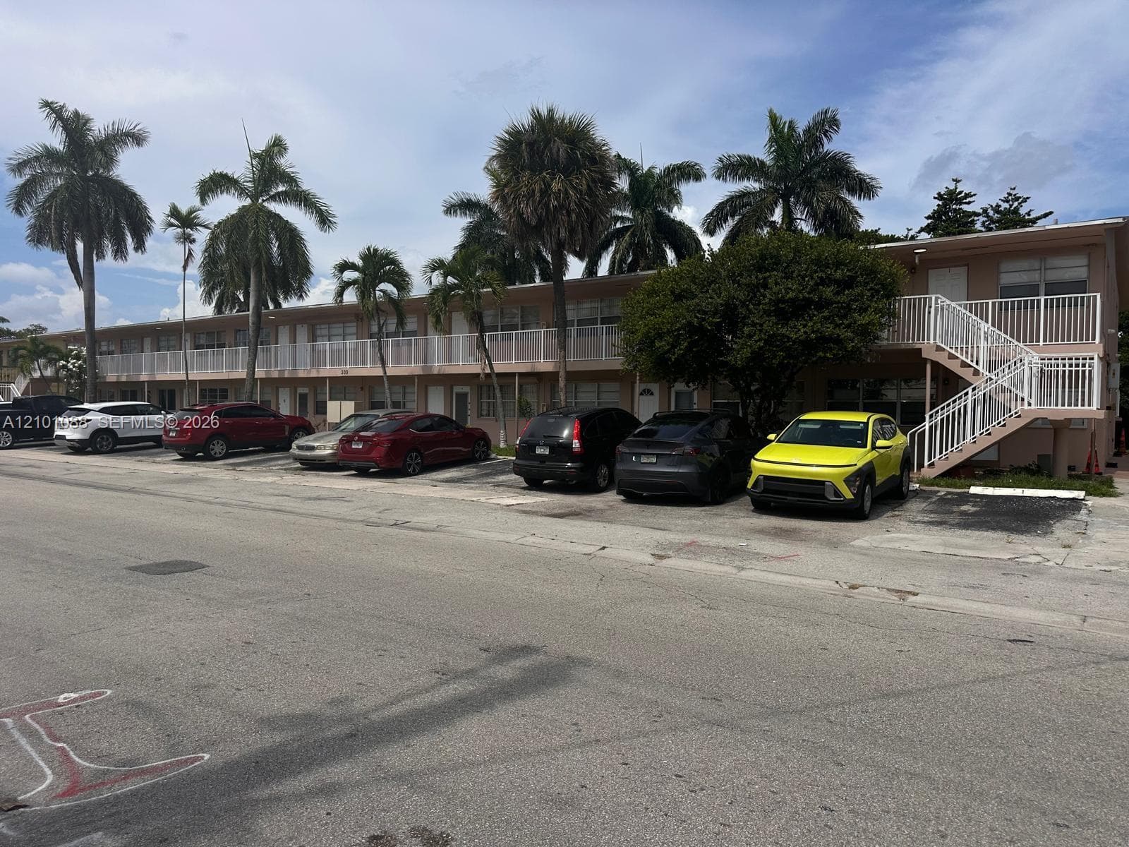 230 SW 11th Ave # 14, Hallandale Beach FL 33009
