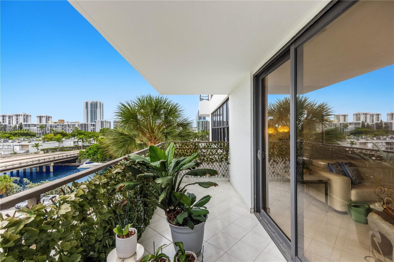 2500 PARKVIEW DR # 507, Hallandale Beach FL 33009