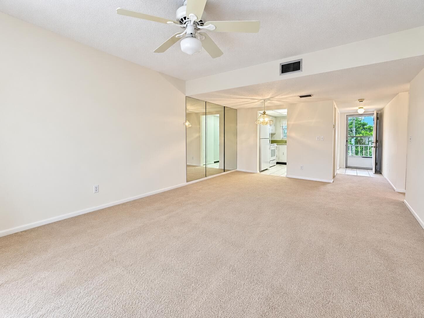 18081 SE COUNTRY CLUB Drive # 207, Jupiter FL 33469