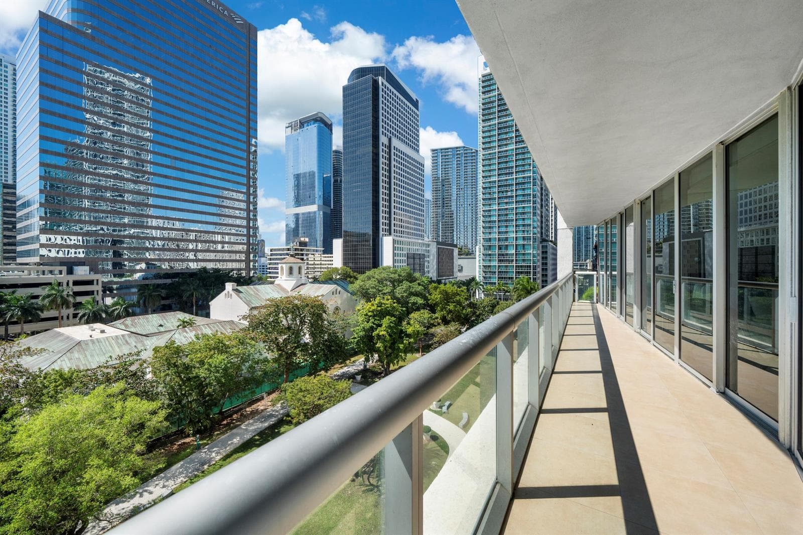 495 BRICKELL Avenue # 811, Miami FL 33131
