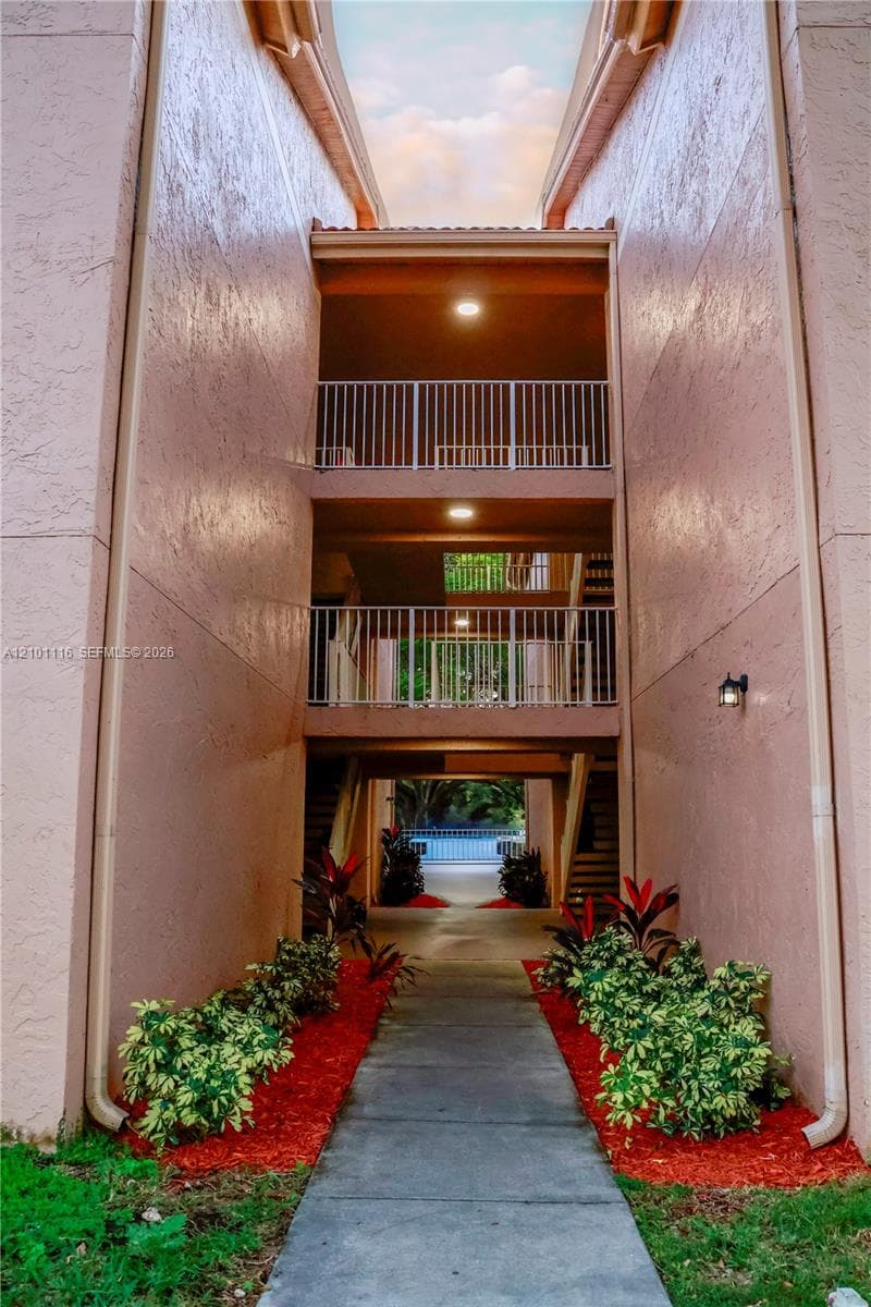 15770 SW 106th Ter # 305, Miami FL 33196
