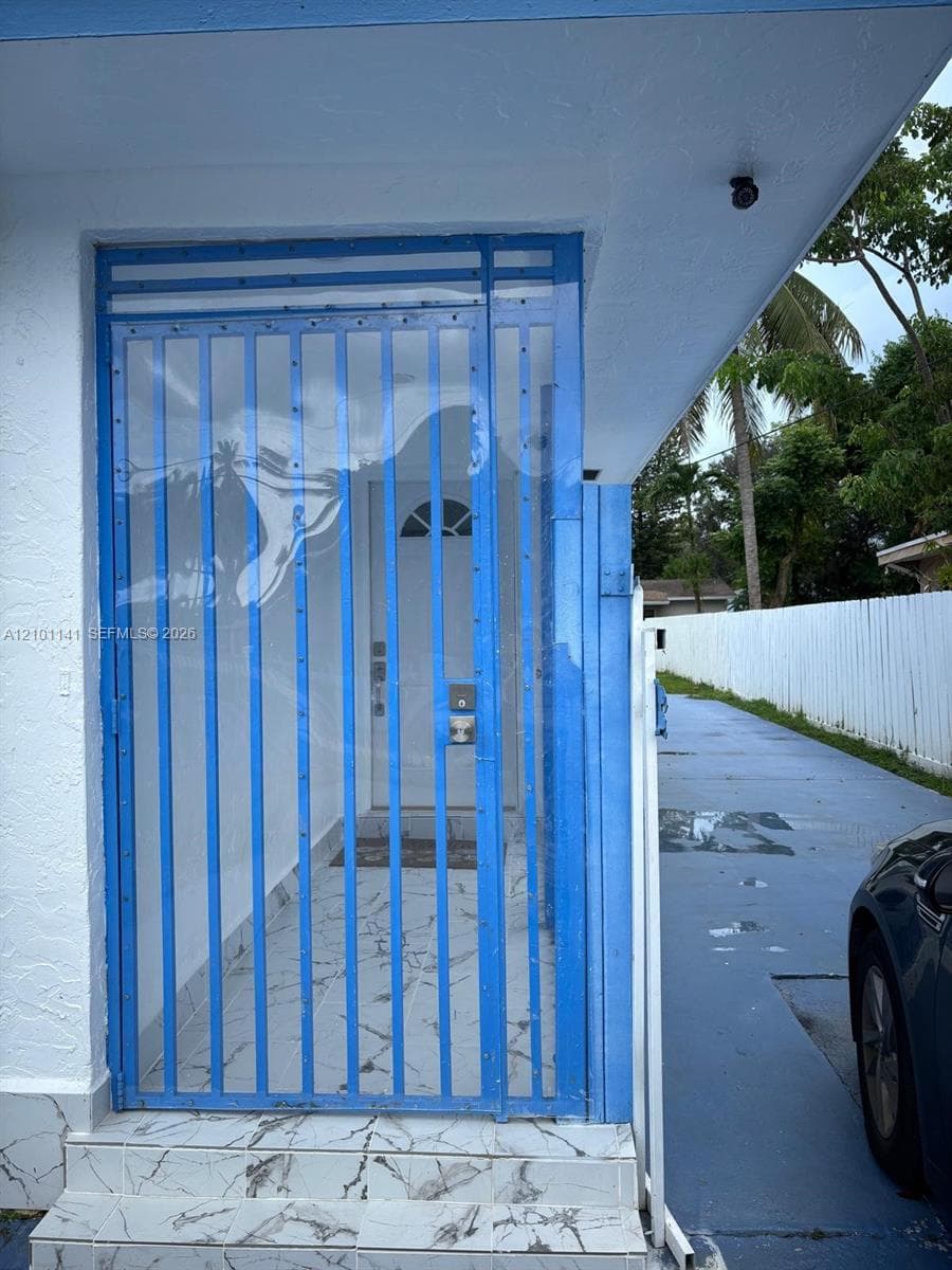 164 NE 169th St, North Miami Beach FL 33162