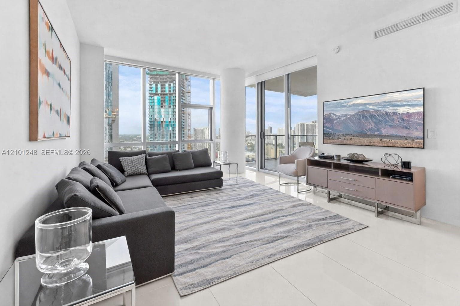 851 NE 1st Ave # 2601, Miami FL 33132