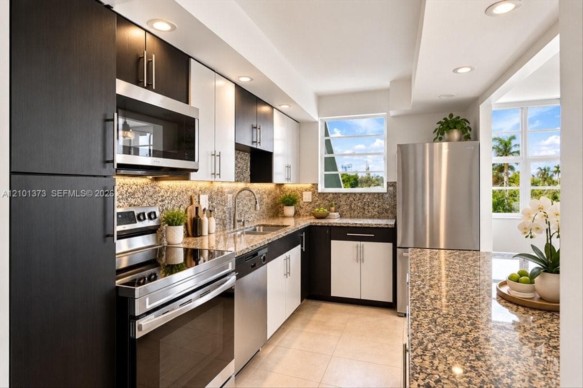 2751 Taft St # 404, Hollywood FL 33020